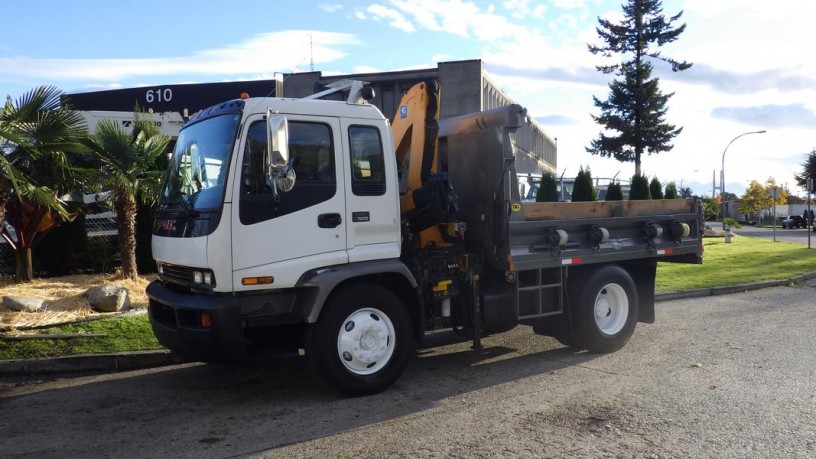 2006-gmc-7500-dump-truck-with-crane-3-seater-diesel-with-air-brakes-gmc-7500-big-4