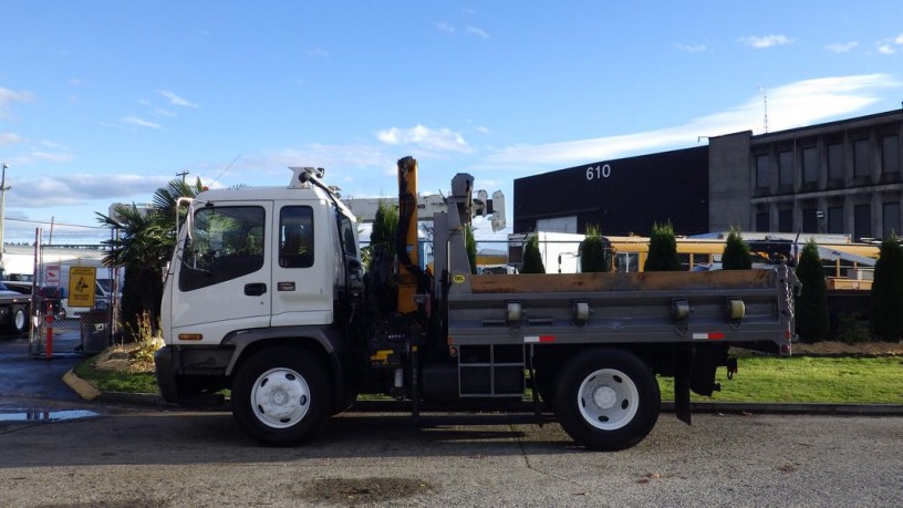 2006-gmc-7500-dump-truck-with-crane-3-seater-diesel-with-air-brakes-gmc-7500-big-5