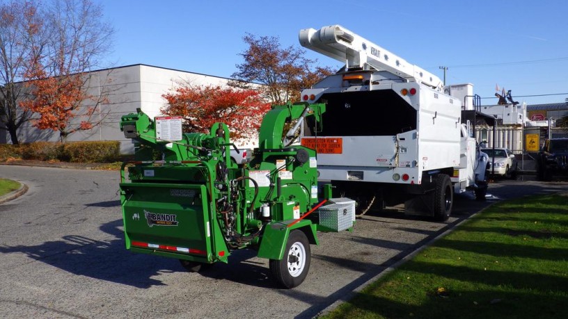 2015-ford-f-750-tree-chipper-dump-2wd-bucket-truck-diesel-with-air-brakes-and-bandit-chipper-trailer-ford-f-750-big-9