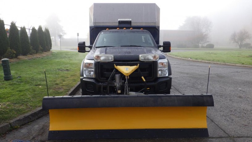 2012-ford-f-550-plowdump-and-spreader-with-hydraulic-tailgate-4wd-diesel-ford-f-550-big-2