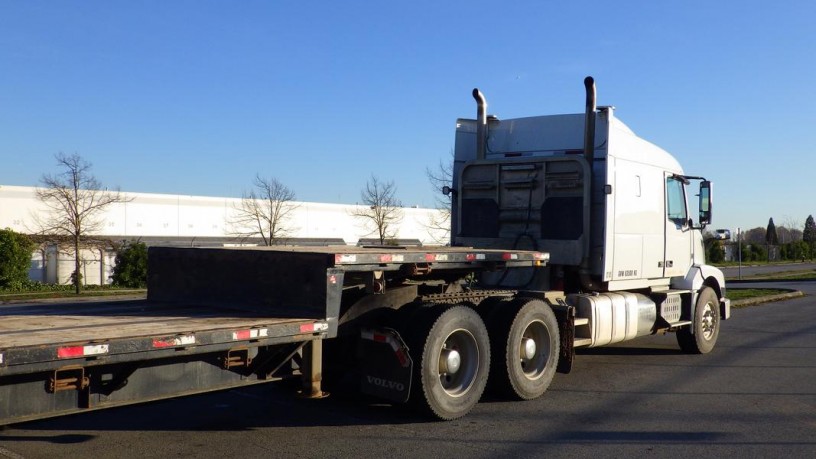 2015-volvo-d16-highway-tractor-air-brakes-diesel-and-1999-lode-king-trailer-volvo-d16-big-28