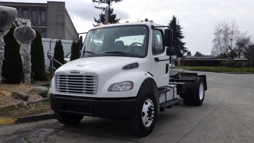 2003-freightliner-m2-106-cab-and-chassis-diesel-freightliner-m2-106-big-3