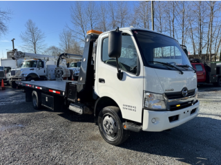 2014 Hino 195 - 18.5FT ROLLBACK TOW TRUCK NEW CVI - TOW EQUIPMENT SERVICED -- READY TO WORK
