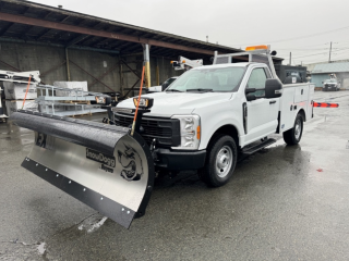 2023 Ford F350 - PLOW / SALTER / UTILITY TRUCK BRAND NEW TRUCK