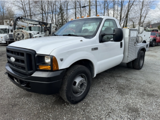 2006 Ford F350 - 6.5FT FLAT BED / UTILITY TRUCK NEW CVI - EX: FORTIS BC -- READY TO WORK