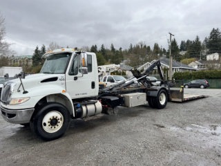 2011 International 4300 - 19FT ROLL OFF FLAT DECK / HOOKLIFT TRUCK NEW CVI - RARE UNIT -- READY TO WORK FOR YOU