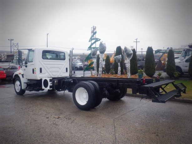2006-international-4300-cab-and-chassis-air-brakes-dually-diesel-international-4300-big-10