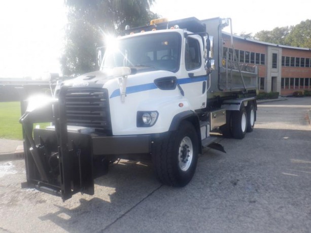 2013-freightliner-114sd-hook-truck-with-dump-box-and-plow-diesel-with-air-brakes-freightliner-114sd-big-1