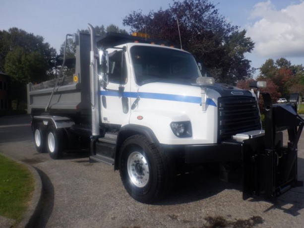 2013-freightliner-114sd-hook-truck-with-dump-box-and-plow-diesel-with-air-brakes-freightliner-114sd-big-3