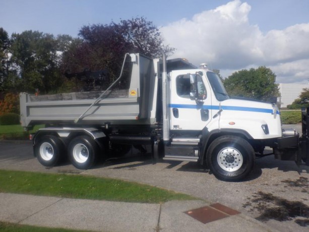 2013-freightliner-114sd-hook-truck-with-dump-box-and-plow-diesel-with-air-brakes-freightliner-114sd-big-6