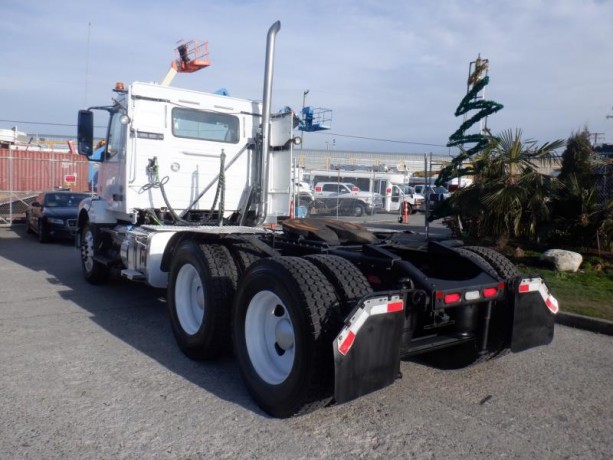 2011-volvo-vnl-day-cab-tractor-with-air-brakes-diesel-volvo-vnl-big-12