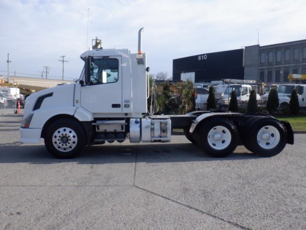 2011-volvo-vnl-day-cab-tractor-with-air-brakes-diesel-volvo-vnl-big-15