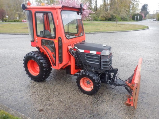 2000-kubota-b1700hd-farm-tractor-with-plow-blade-diesel-kubota-b1700hd-big-4