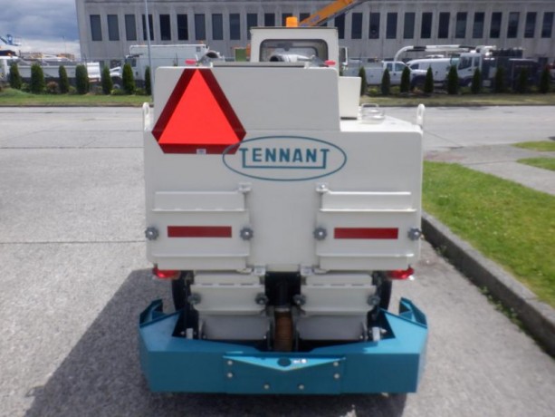 2011-tennant-1550-street-sweeper-diesel-tennant-1550-big-8