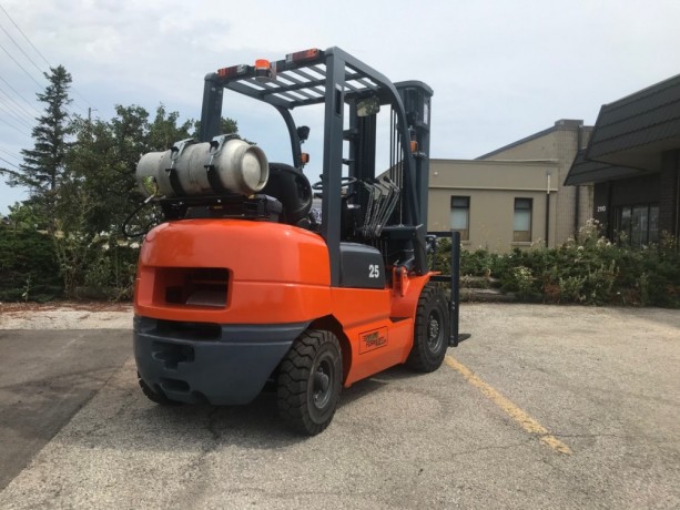 brand-new-5000-lb-dual-fuel-forklift-with-solid-pneumatic-tires-big-5