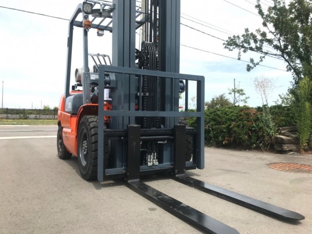 brand-new-5000-lb-dual-fuel-forklift-with-solid-pneumatic-tires-big-2