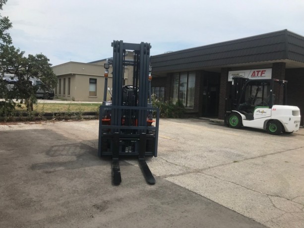 brand-new-5000-lb-dual-fuel-forklift-with-solid-pneumatic-tires-big-10