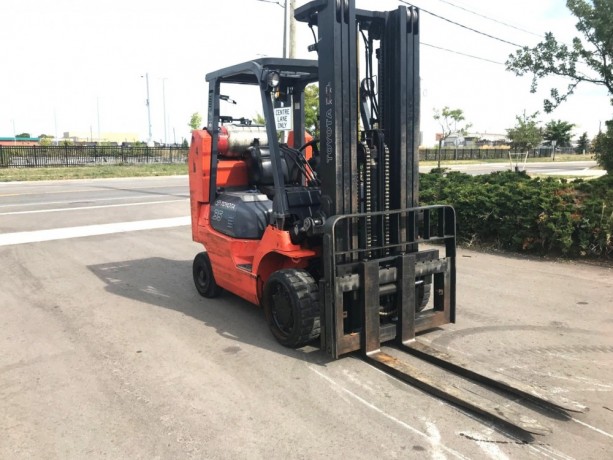 toyota-8000-lb-propane-forklift-in-great-condition-big-10