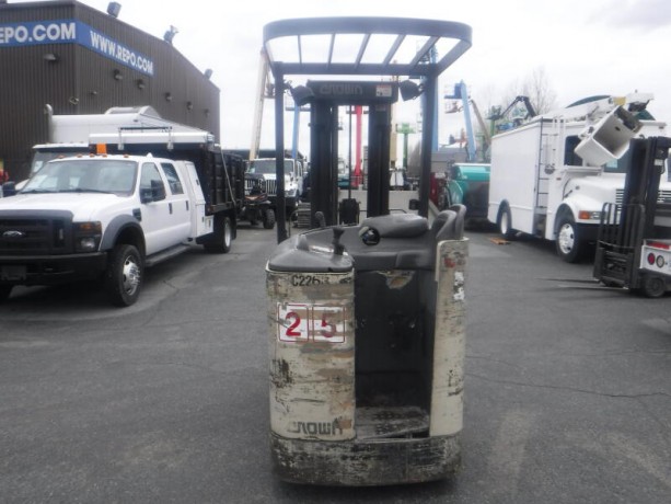 2000-crown-electric-order-picker-2-stage-forklift-plus-charger-crown-electric-big-3