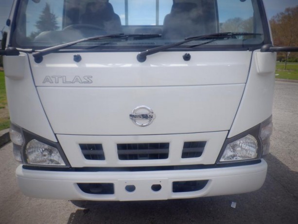 2006-nissan-atlas-flat-deck-with-power-tailgate-dually-diesel-nissan-atlas-big-24