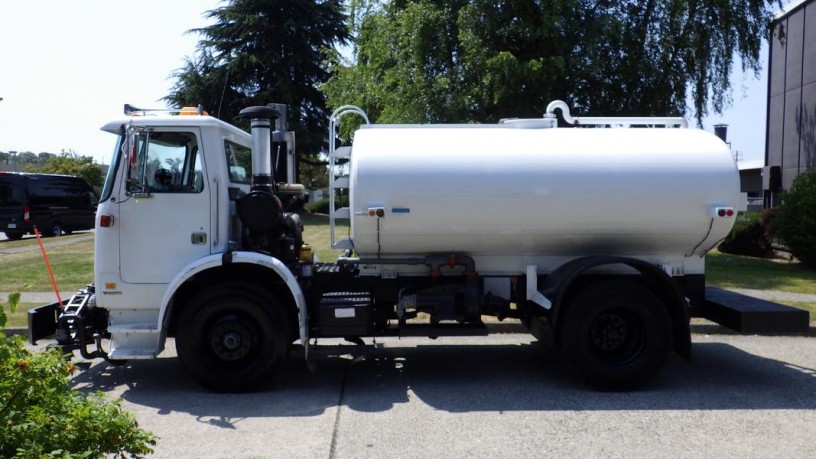2002-gmc-volvo-xpeditor-street-flusher-water-tanker-truck-diesel-dually-air-brakes-gmc-volvo-xpeditor-big-5