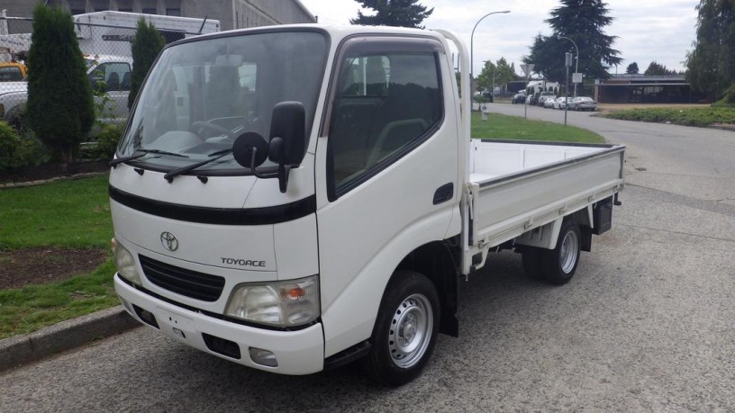 2004-toyota-toyoace-3-seater-toyota-toyoace-big-4