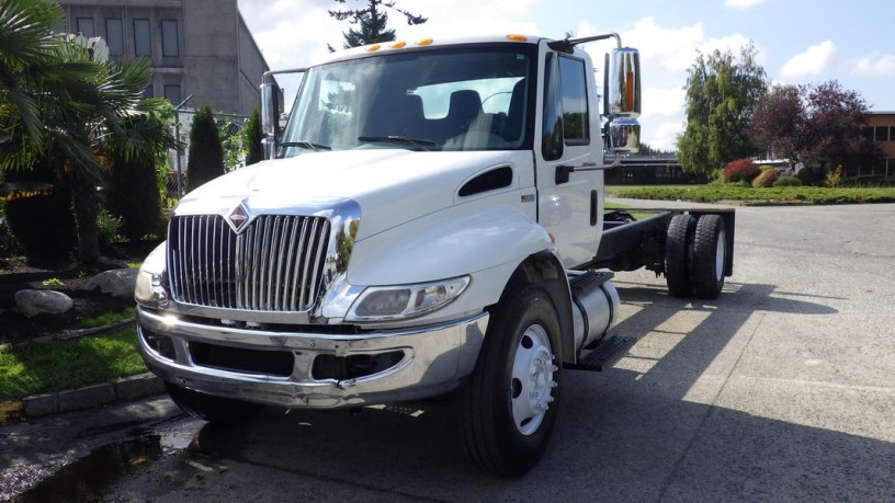 2014-international-4300-cab-and-chassis-diesel-with-hydraulic-brakes-international-4300-big-3